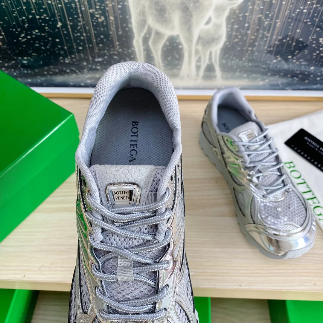 p620🐮🐮High-end version, the original 1:1 couple style new model is on the shelves🔥BV Orbit sneakers Wang Yibo's same style couple's Dad Runner sneakers, made of lightweight technical mesh fabric. Features a geometric patterned rubber outsole. The outsole is made of color-blocked TPU outsole. Size: women’s shoes 35-40, men’s shoes 39-45.